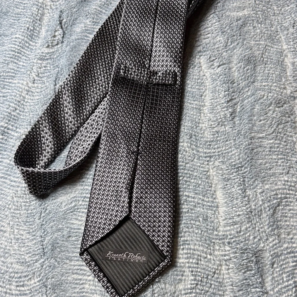 Kenneth Roberts Platinum Silk Tie - Charcoal Grey Geometric